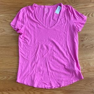 GAP NWT V-Neck Tee (M)